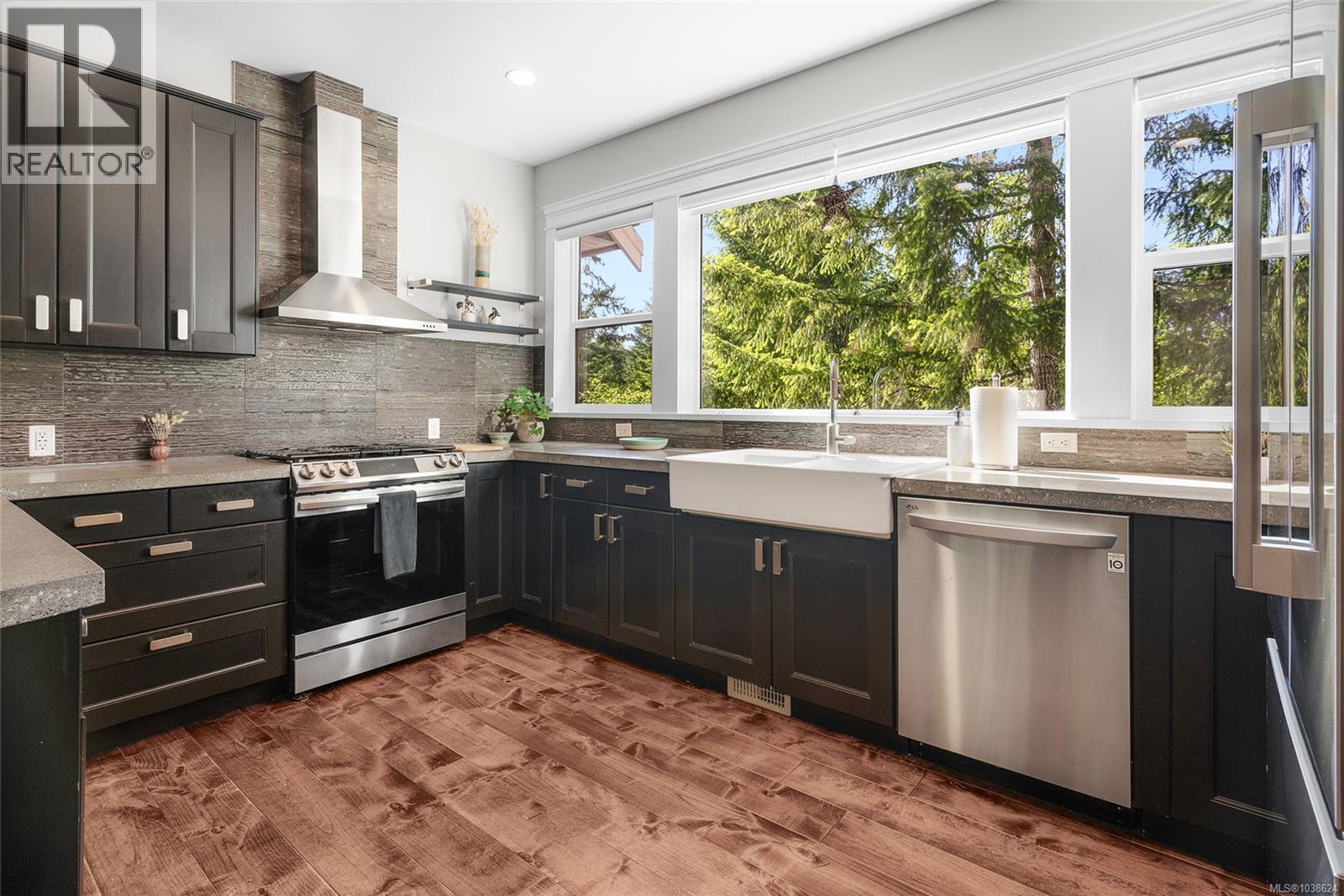 1571 Meadowood Way