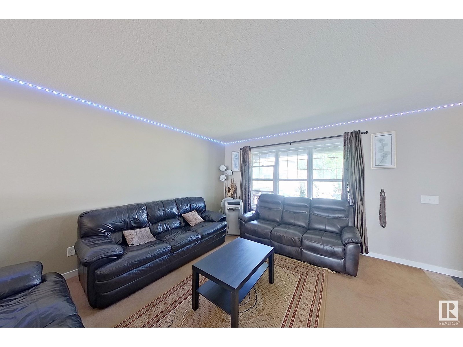 606 TAMARACK RD NW