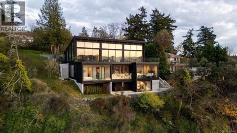 2701 Sea View Rd Saanich BC V8N1K7