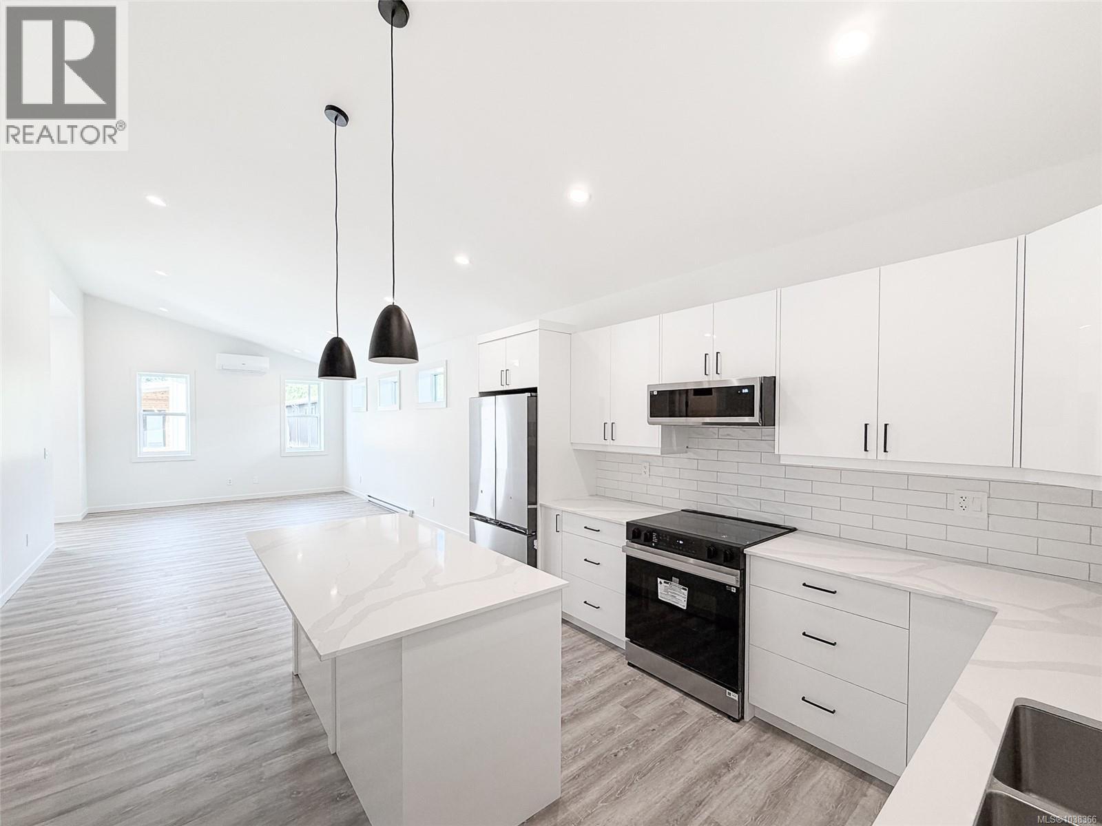 32 3025 Royston Rd