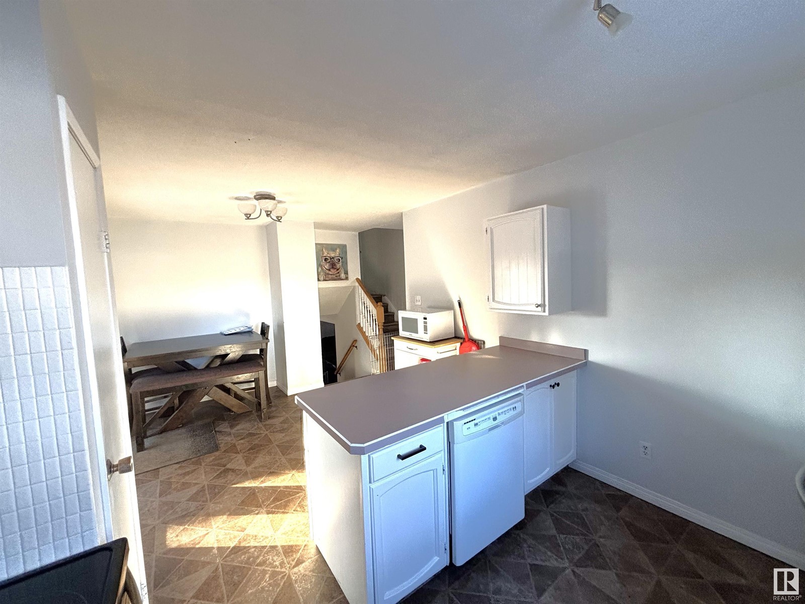4742 57 ST