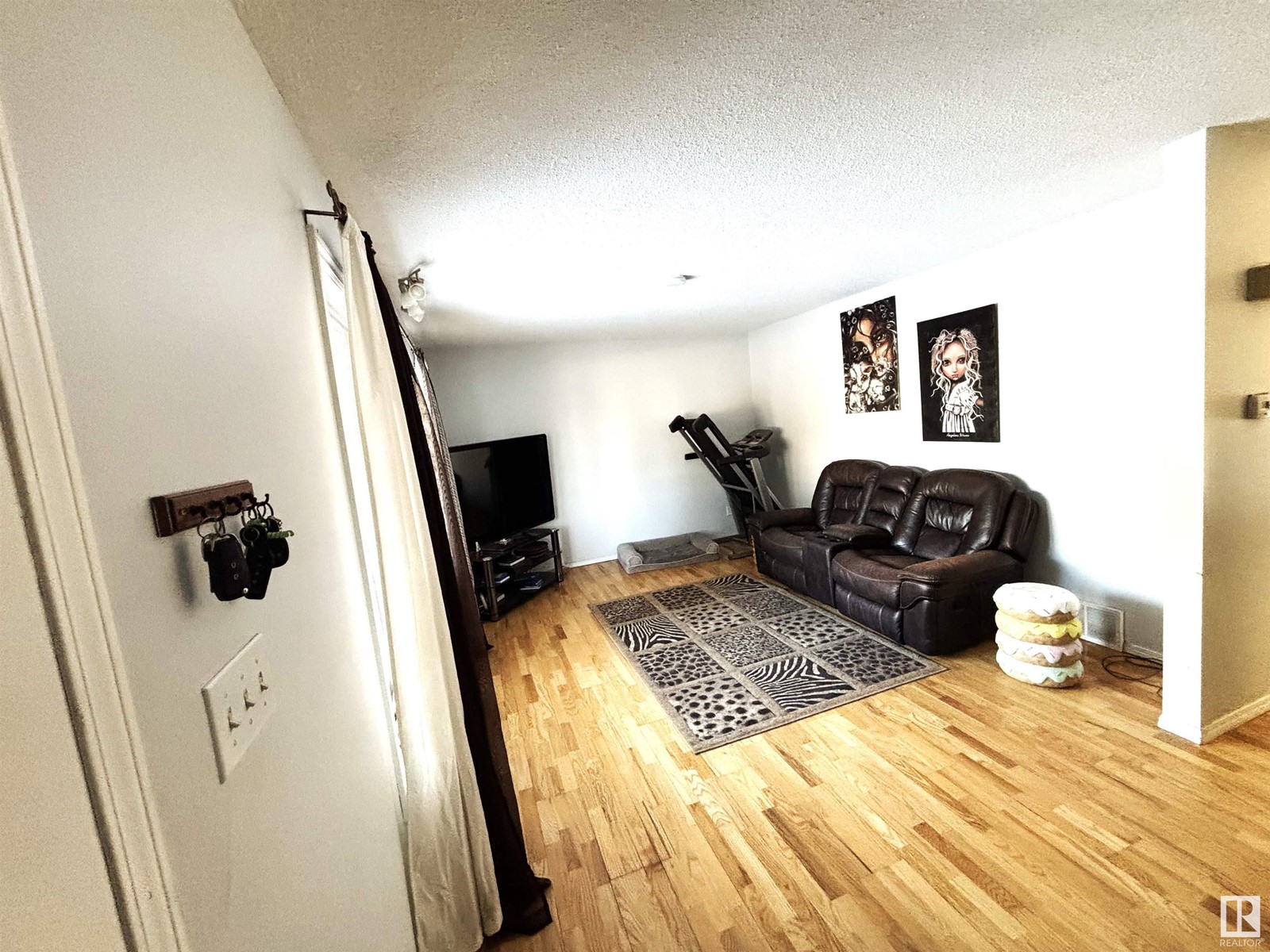 4742 57 ST
