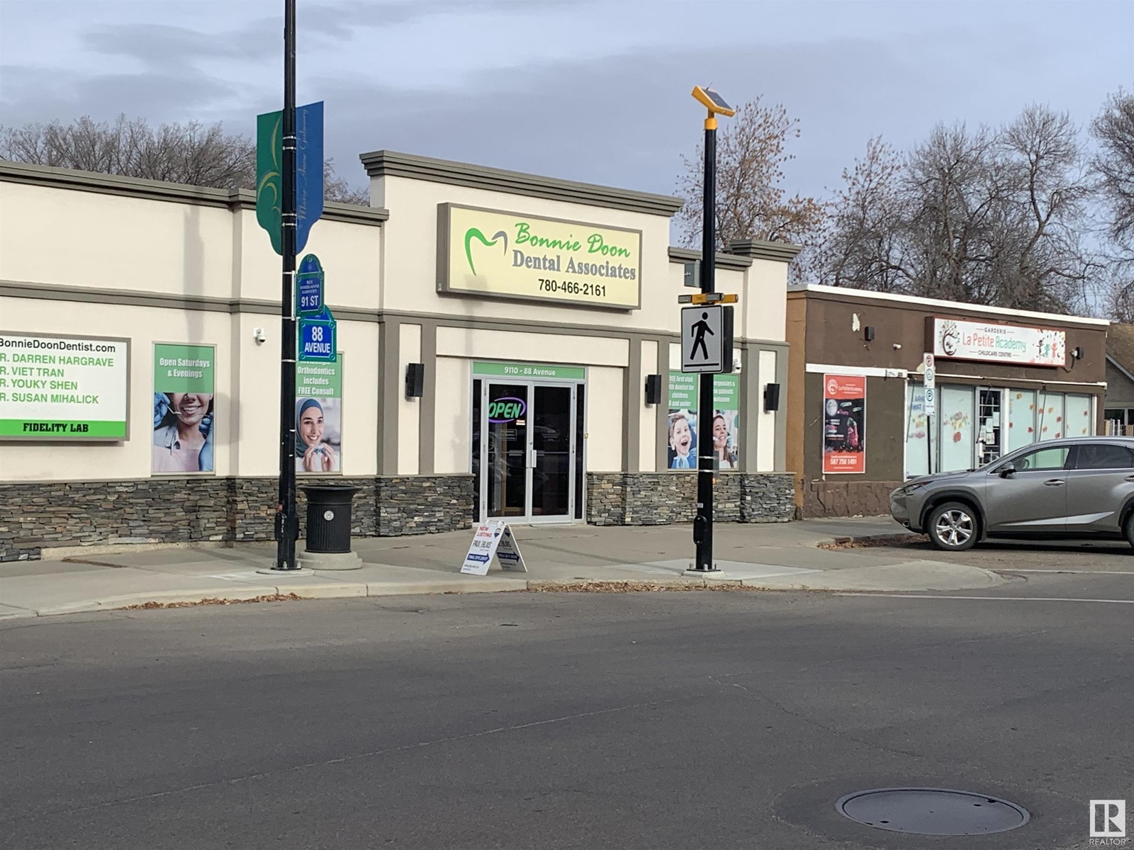9203 88 AV NW