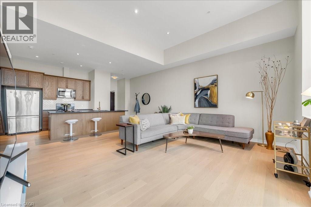 50 MURRAY Street W Unit# 301