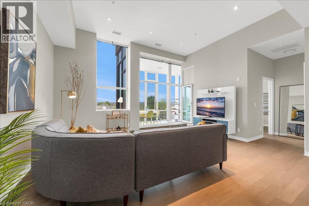 50 MURRAY Street W Unit# 301