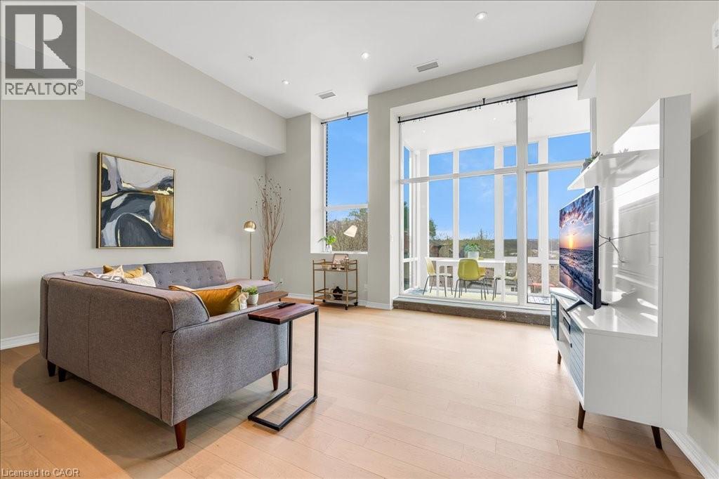 50 MURRAY Street W Unit# 301