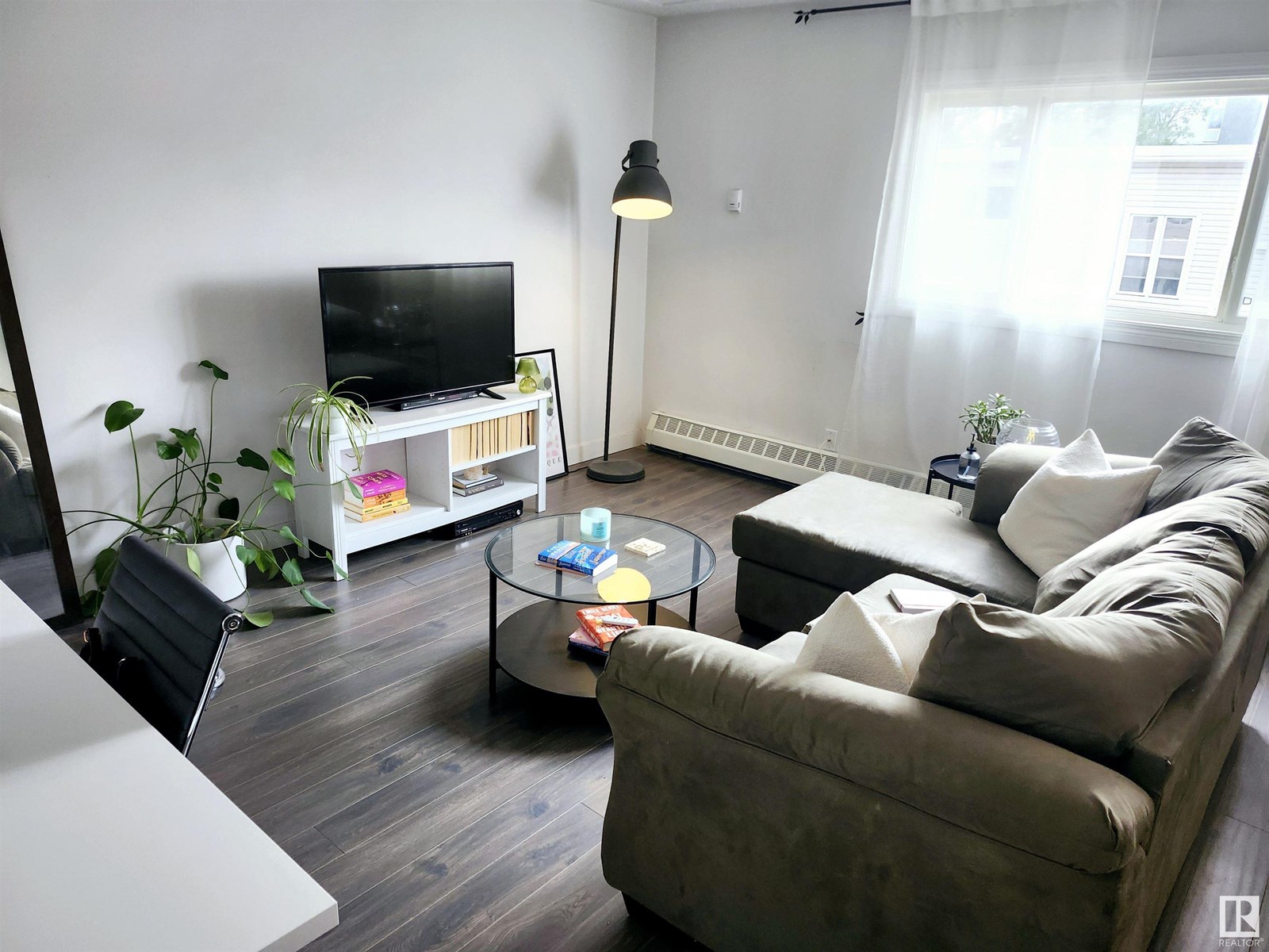 #10 9630 82 AV NW