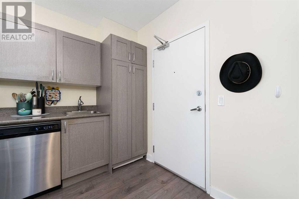 1106, 30 Brentwood Common NW