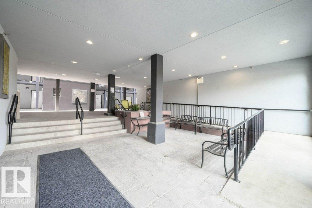#412 10518 113 ST NW