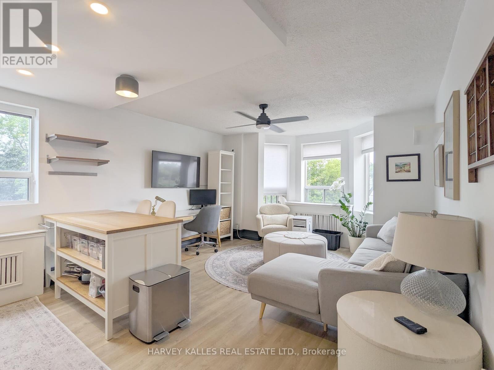 301 - 204 KINGSTON ROAD