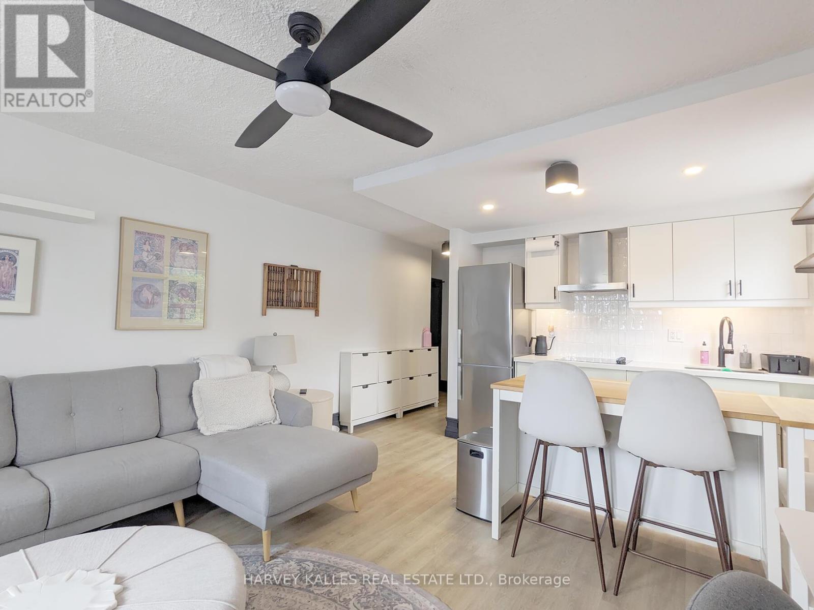 301 - 204 KINGSTON ROAD