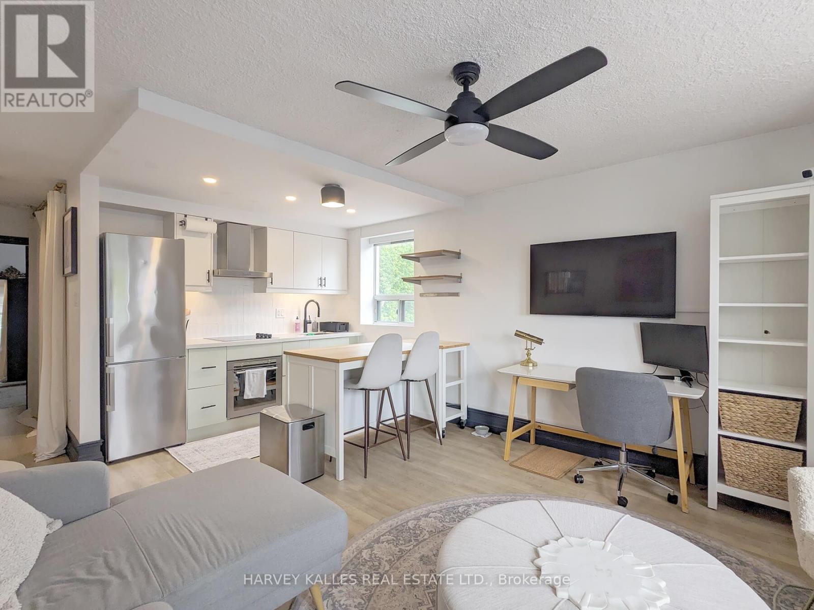 301 - 204 KINGSTON ROAD