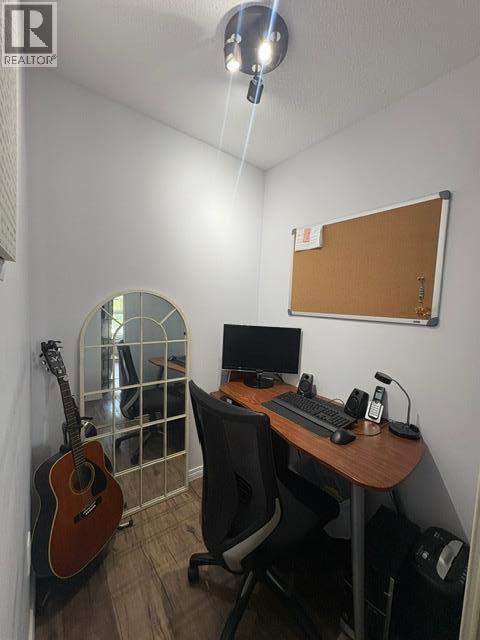 1282 Corbishley Avenue