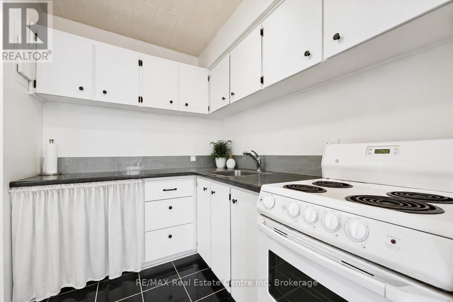 307 - 91 CONROY CRESCENT