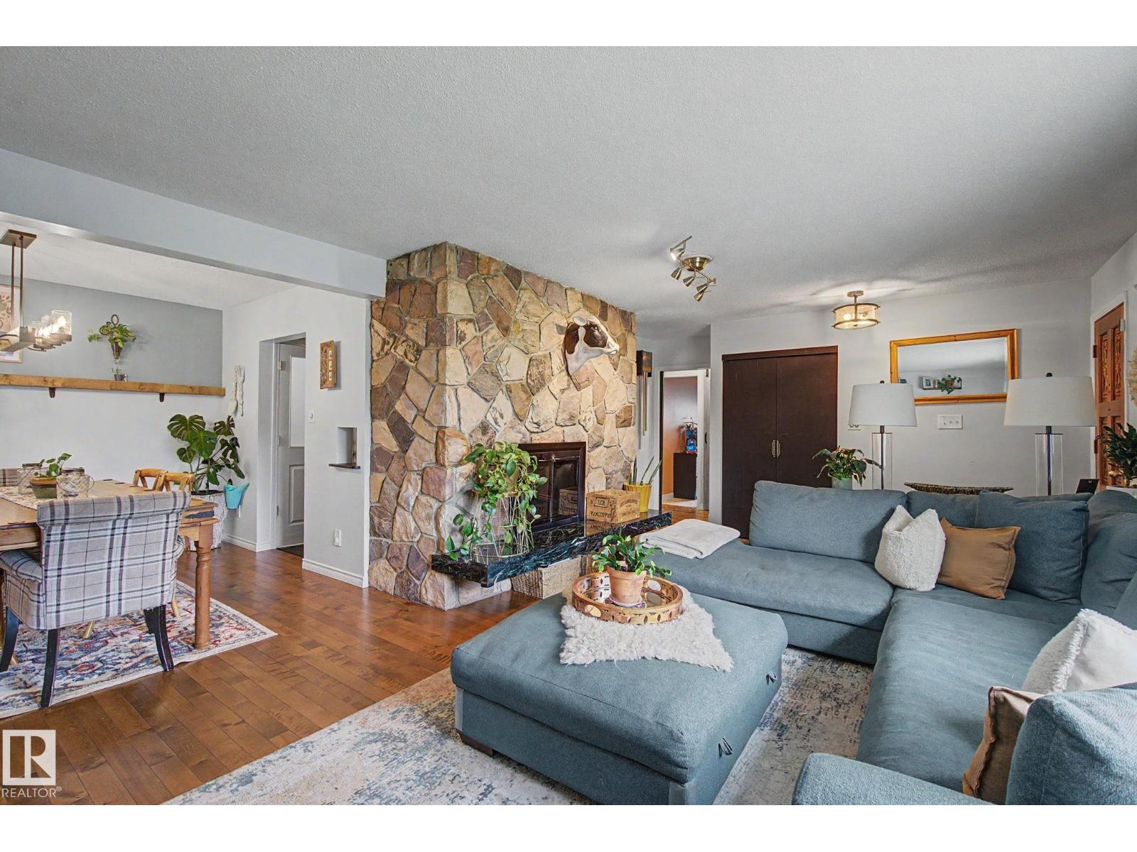 7712 159 ST NW
