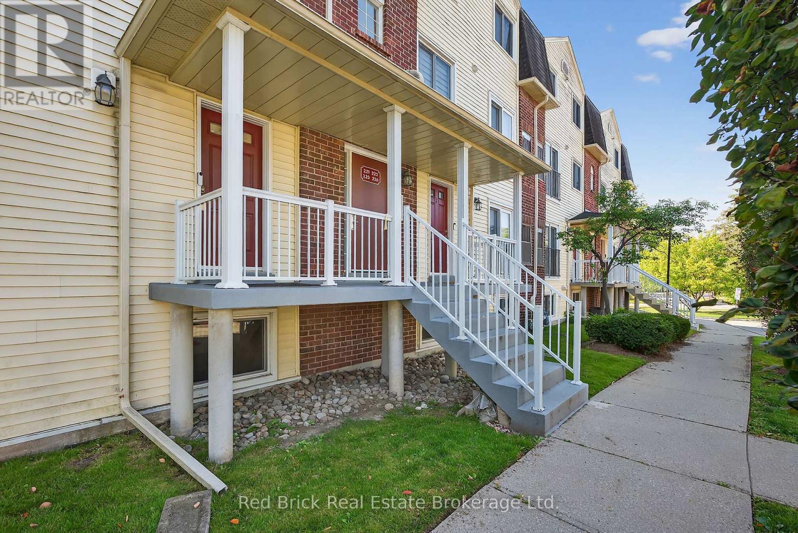 221 - 458 JANEFIELD AVENUE