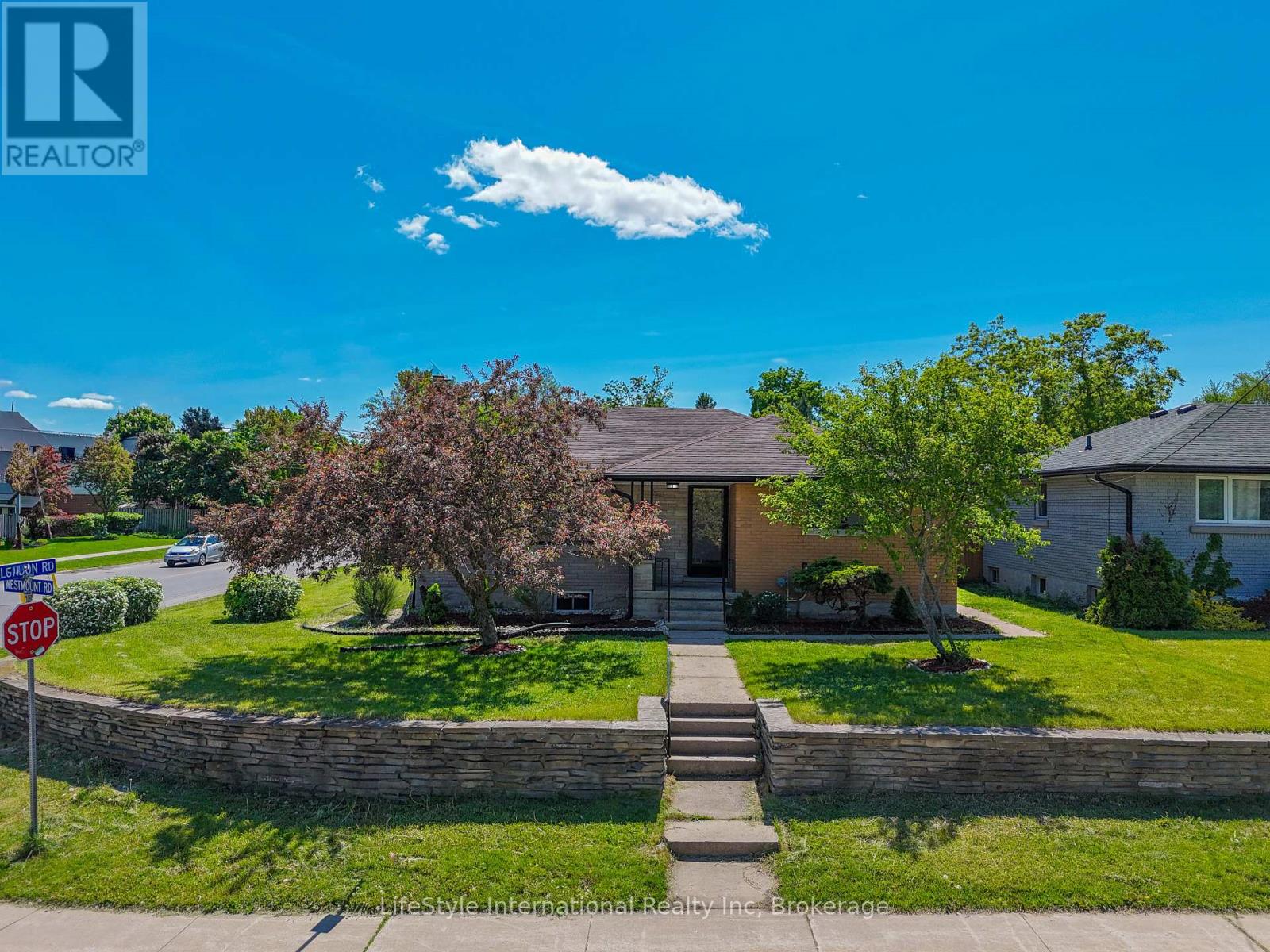 2 WESTMOUNT ROAD