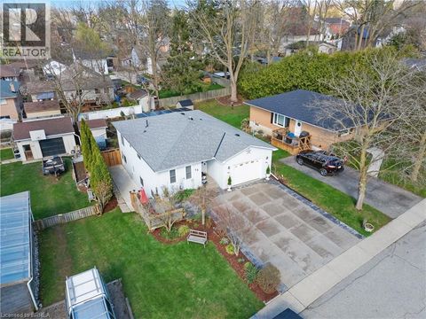 13 KING WILLIAM Street St. George ON N0E1N0