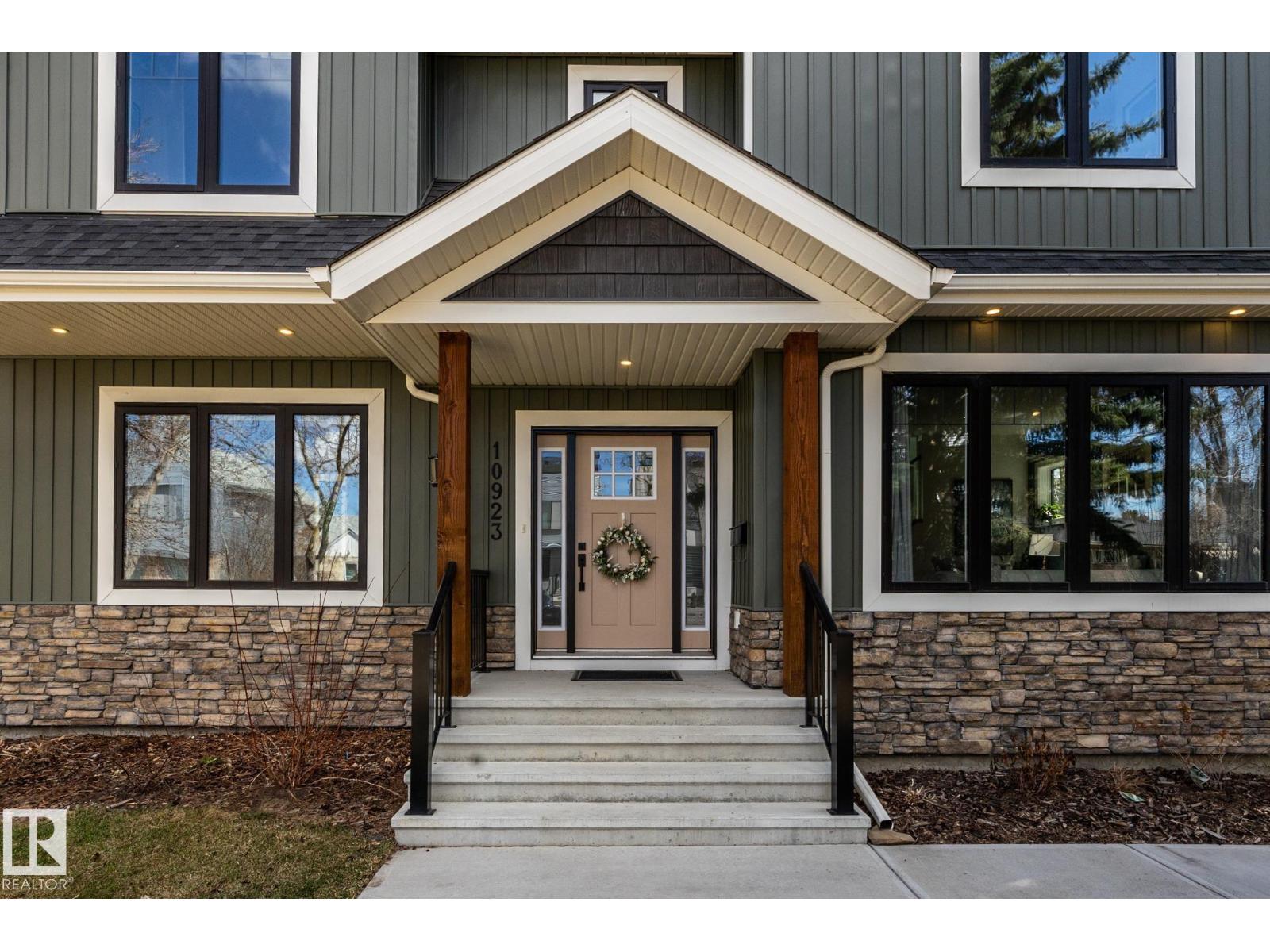 10923 130 ST NW