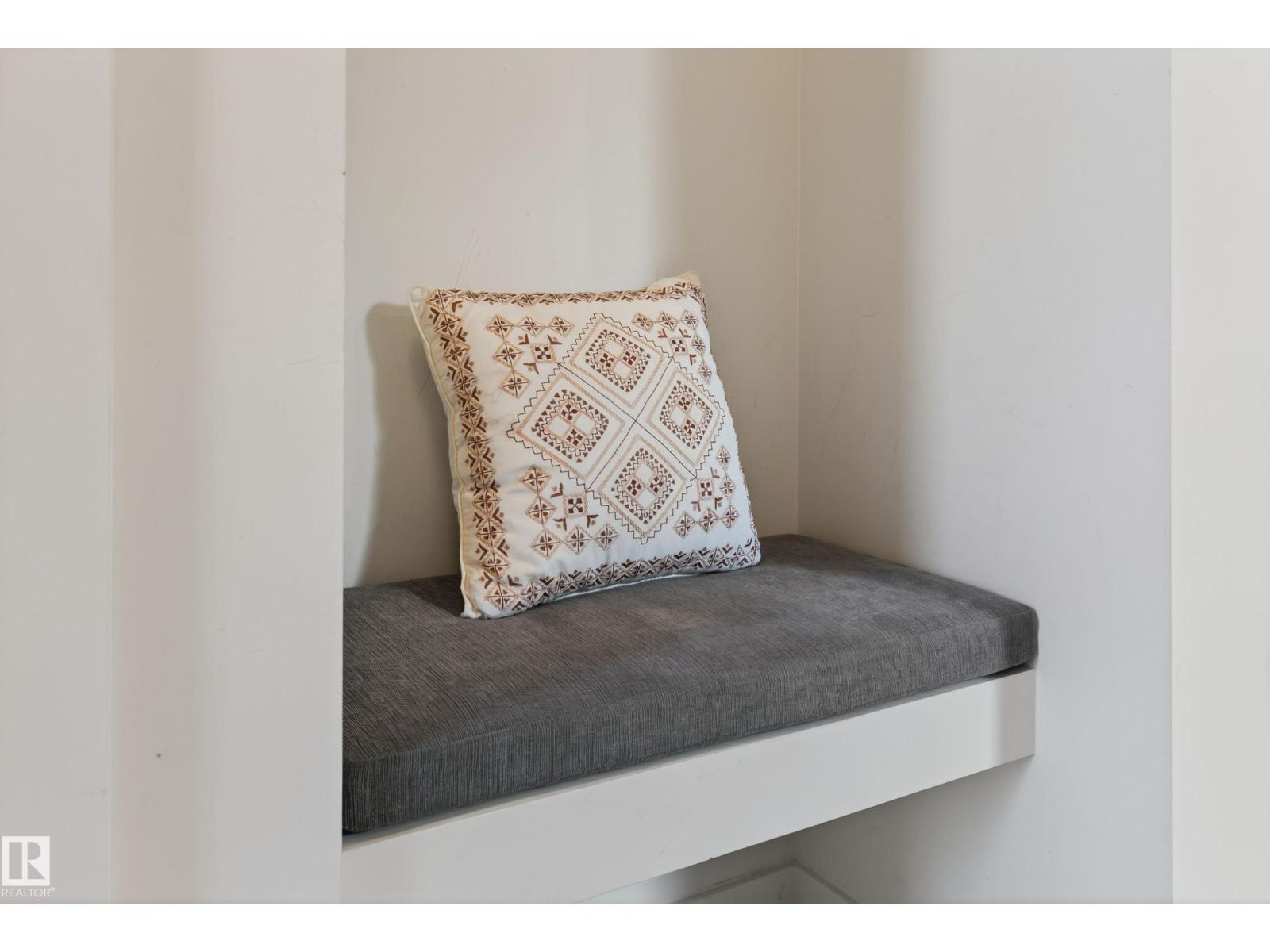 10923 130 ST NW