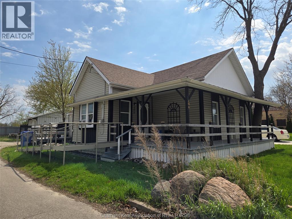 Photo 1 of 7 — 106 Park Avenue E AVENUE, Chatham, ON N7M3V4