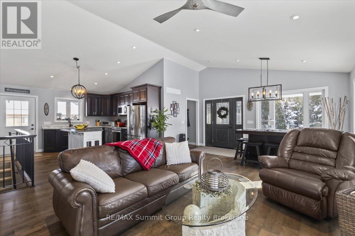 135 CONFEDERATION DRIVE