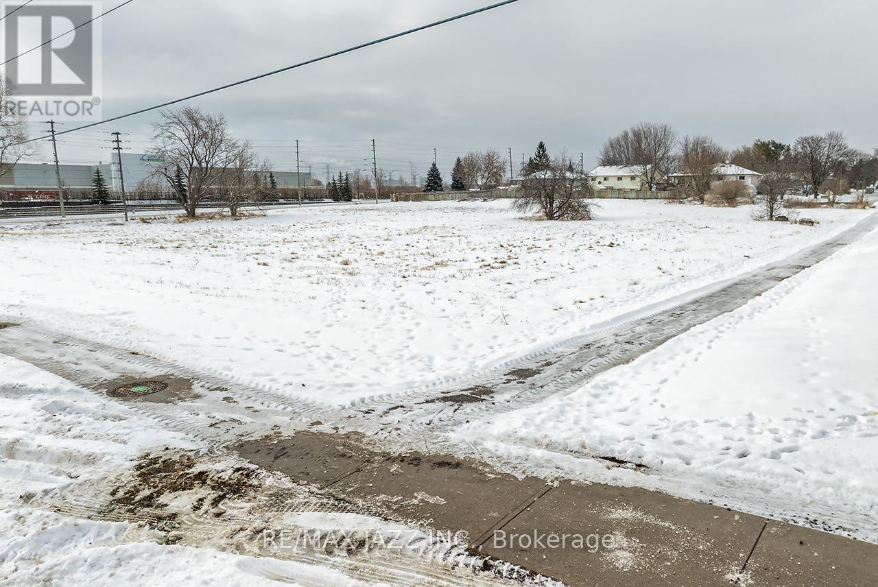 200 BASELINE ROAD W