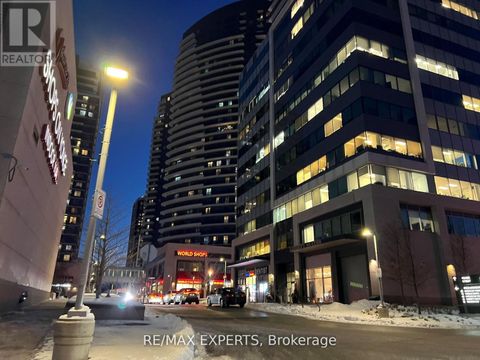 135 - 7163 YONGE STREET Markham (Grandview) ON L3T0C8