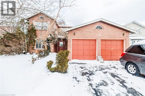 10 JEANETTE Avenue Grimsby ON L3M5B8