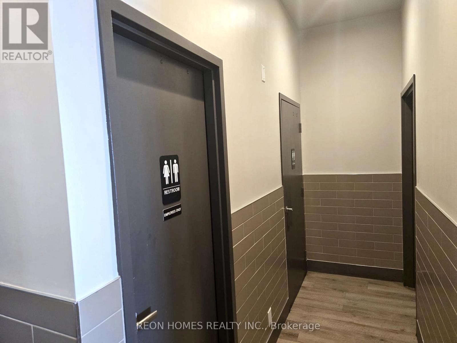 1 - 305 FRONT STREET N