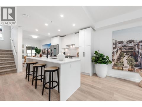 135 535 E 2ND STREET North Vancouver BC V7L1E1