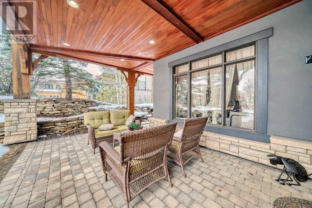 16 Spring Valley Lane SW