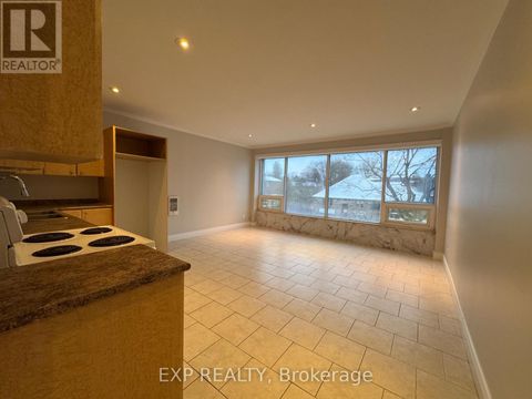 203 - 258 LAKESHORE ROAD E Mississauga (Port Credit) ON L5G1G9