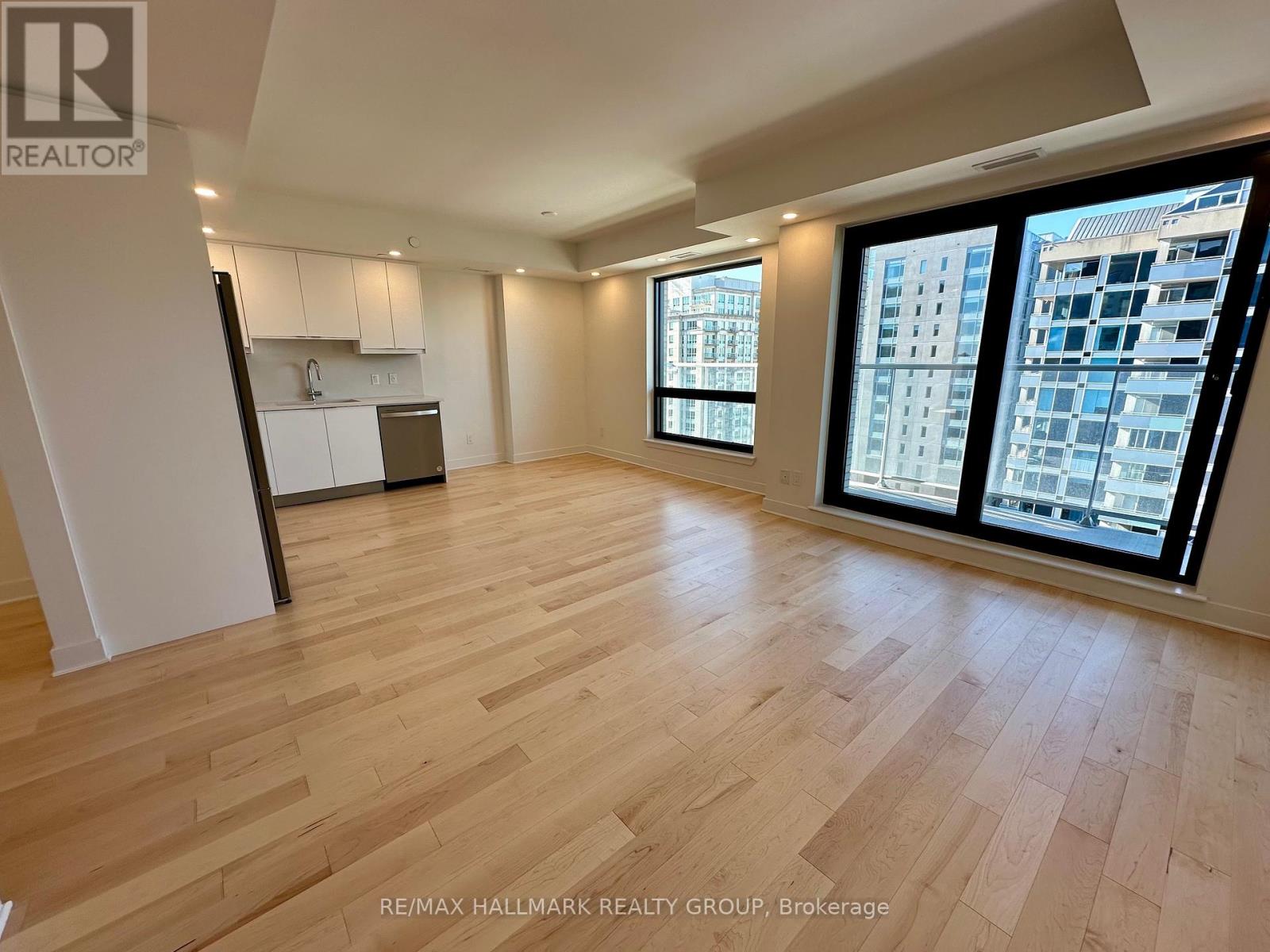 2001 - 180 GEORGE STREET