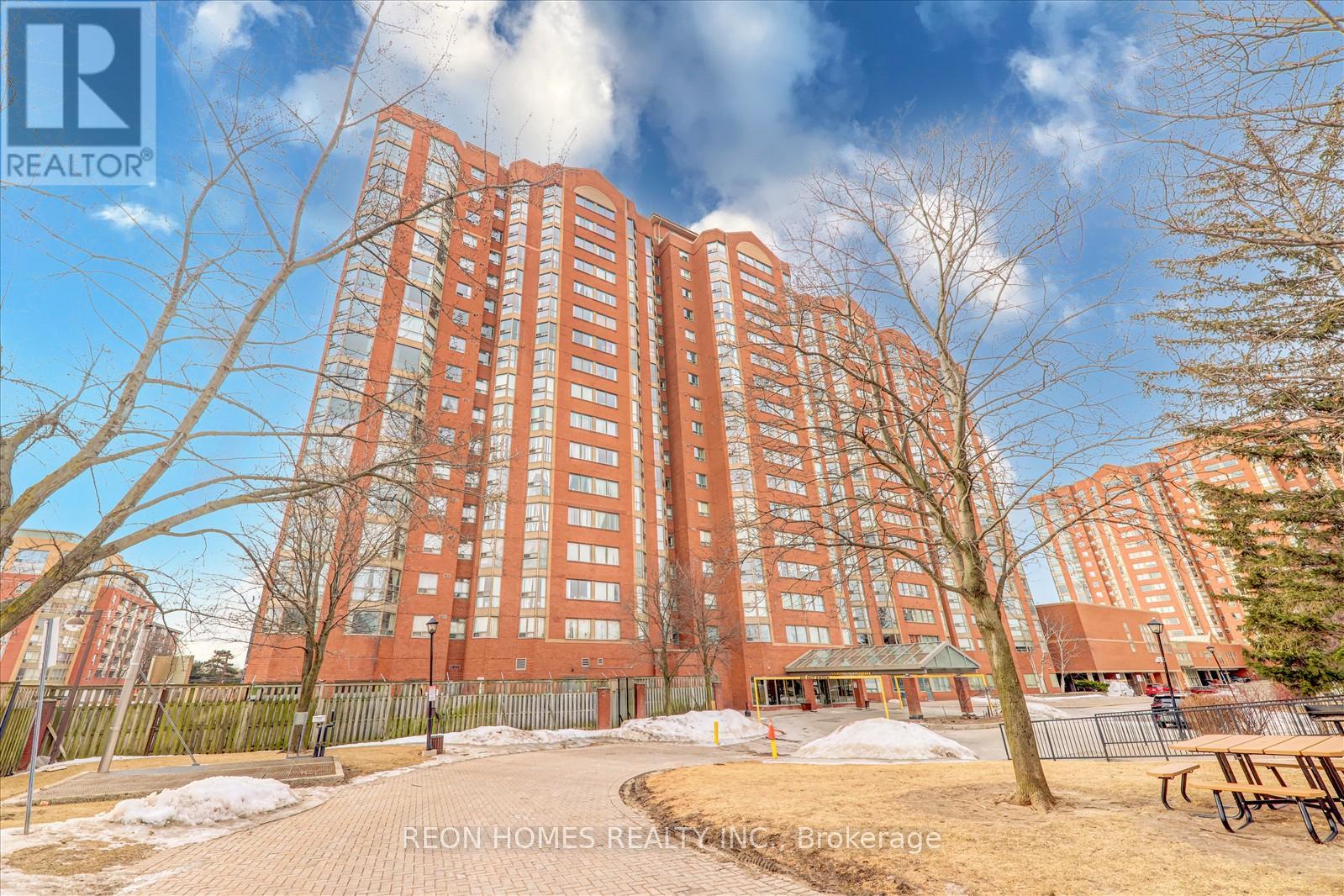 1610 - 2466 EGLINTON AVENUE E