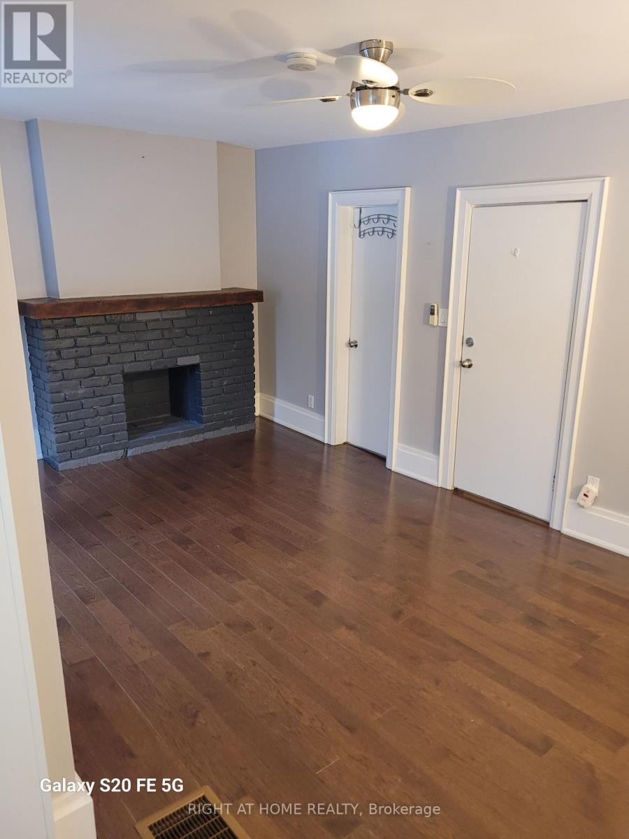 2ND FLOOR FRONT - 302 GLENLAKE AVENUE