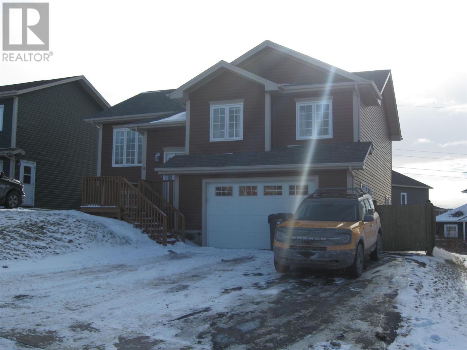 9 Emerald Creek Drive