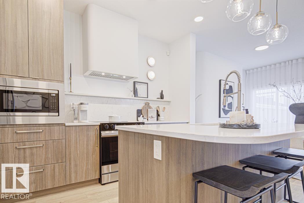 18705 18A AV NW