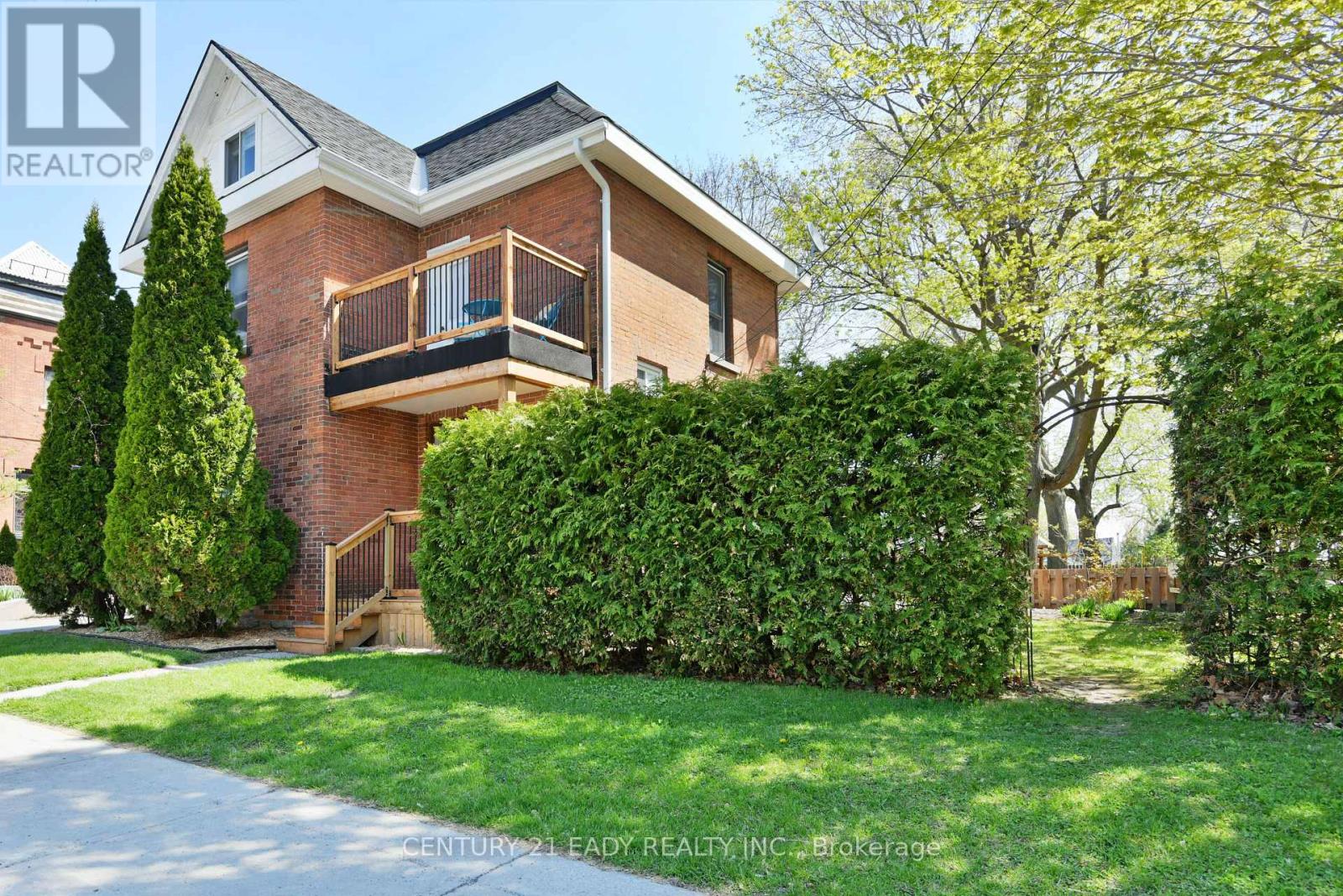 251 JOHN STREET N