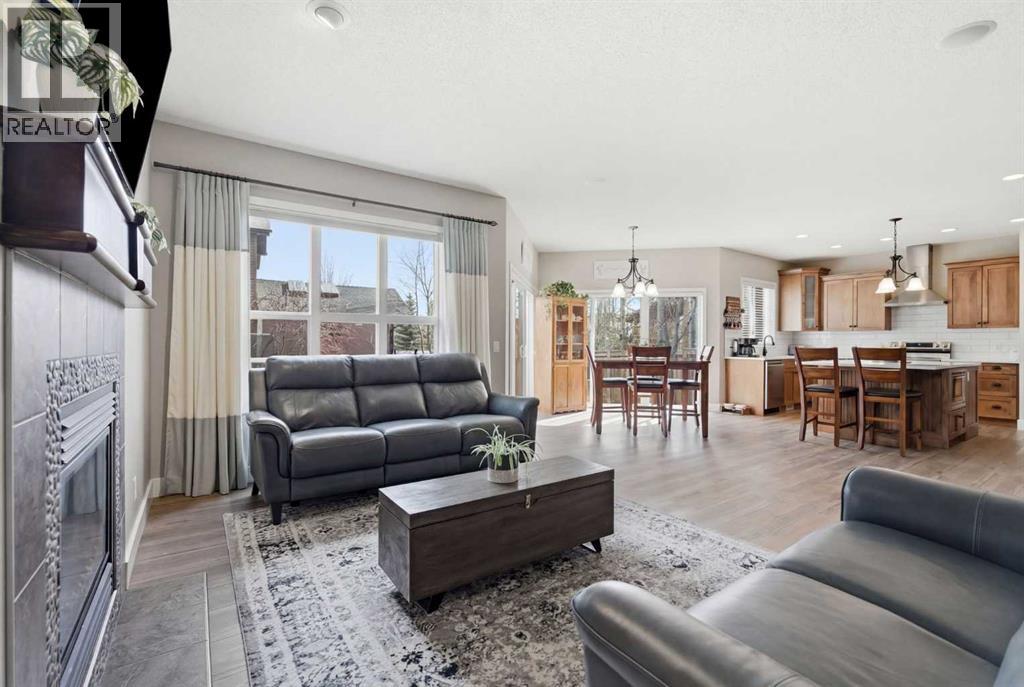 160 Crystal Green Drive SE