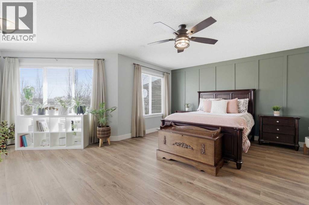 160 Crystal Green Drive SE