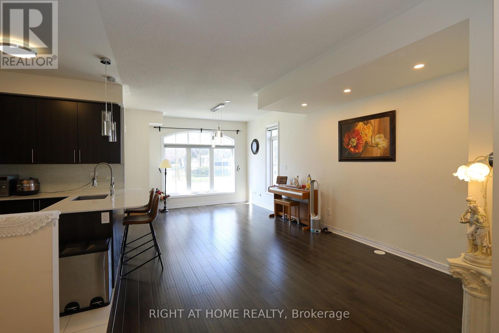 14 - 1255 BRIDLETOWNE CIRCLE