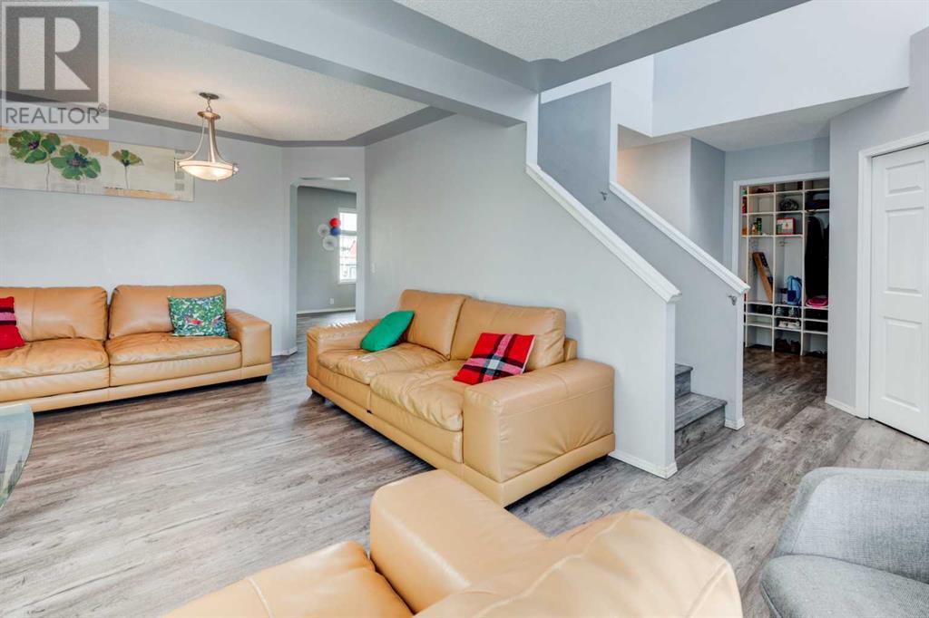 38 Mt Selkirk Place SE