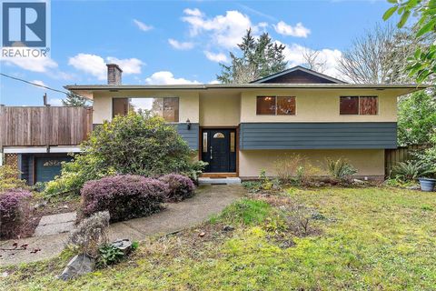 2009 Stelly's Cross Rd Central Saanich BC V8M1M8