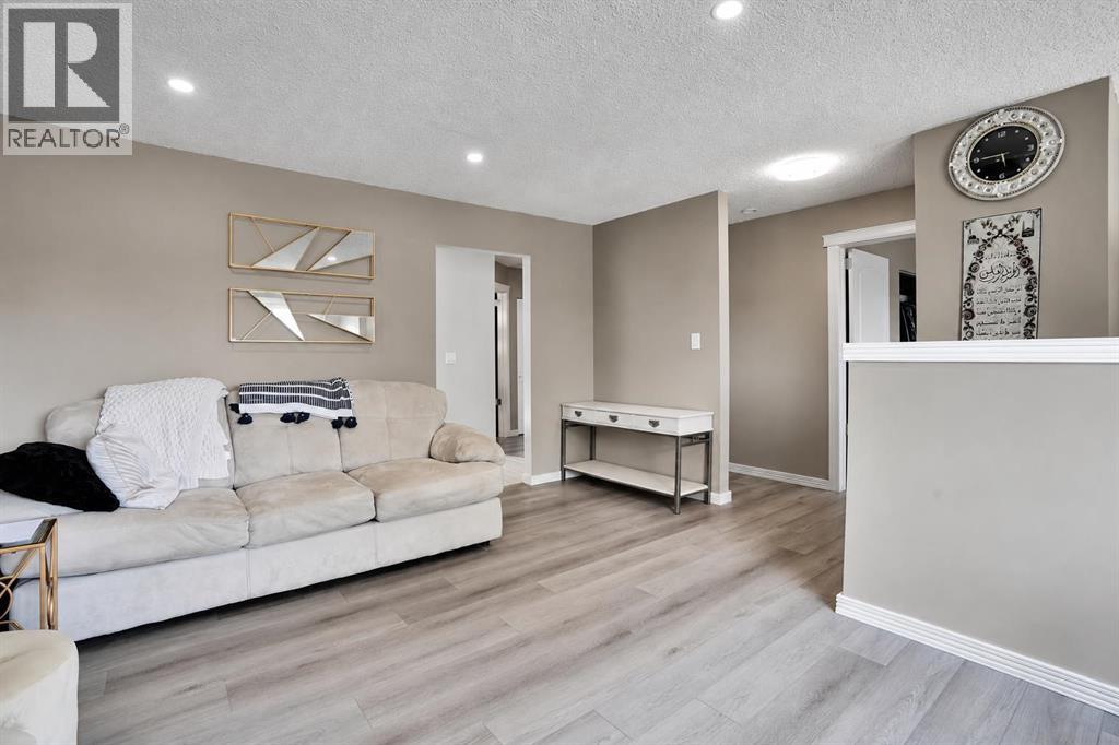 115 Abingdon Crescent NE