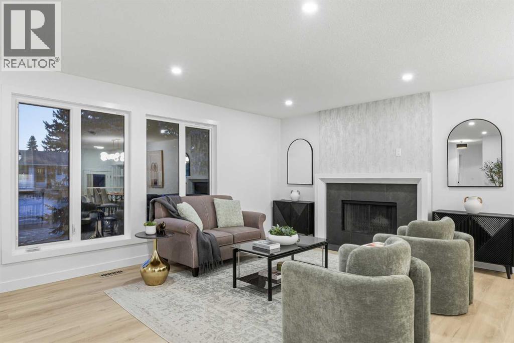 4904 Valiant Drive NW