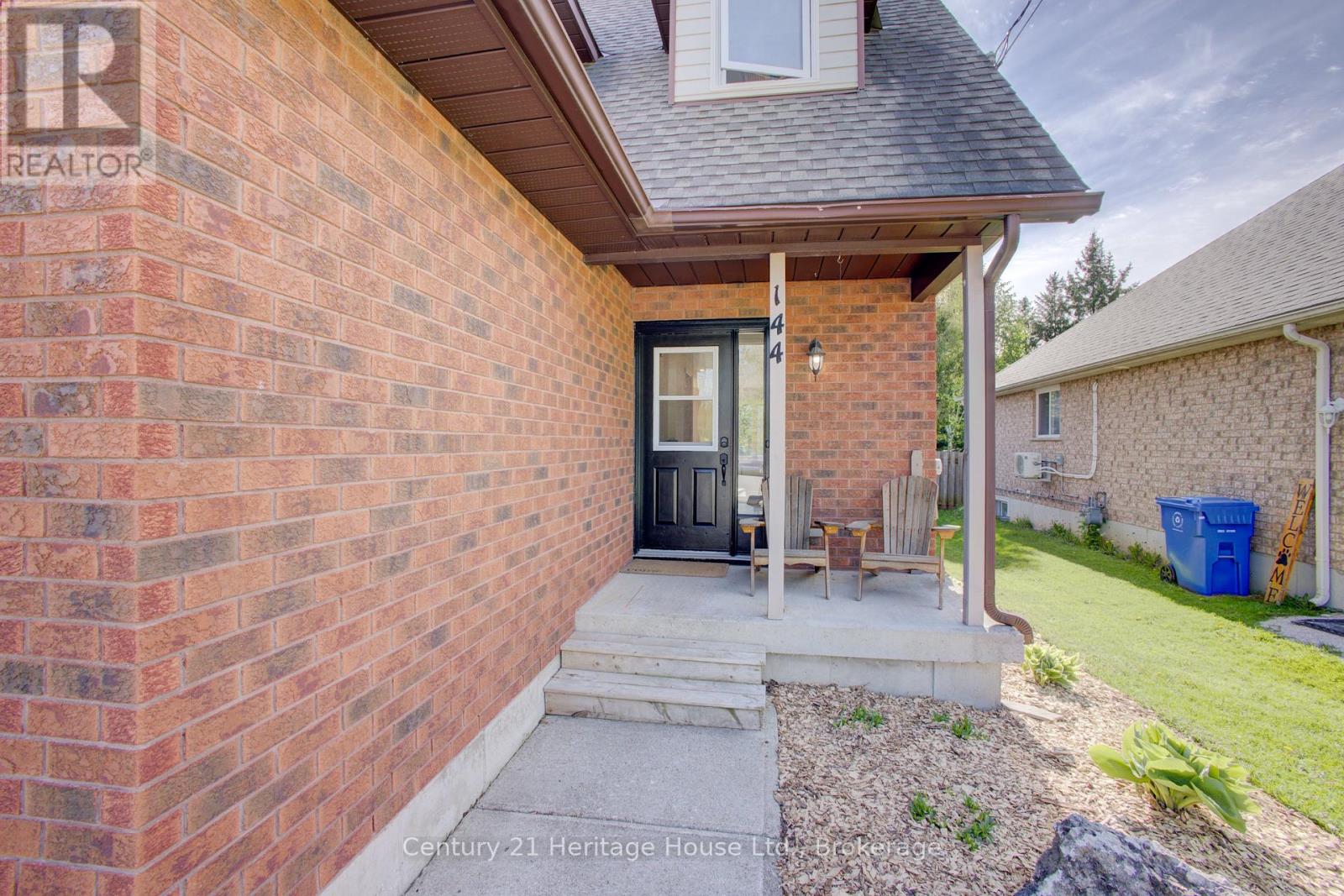 144 KINCARDINE STREET N
