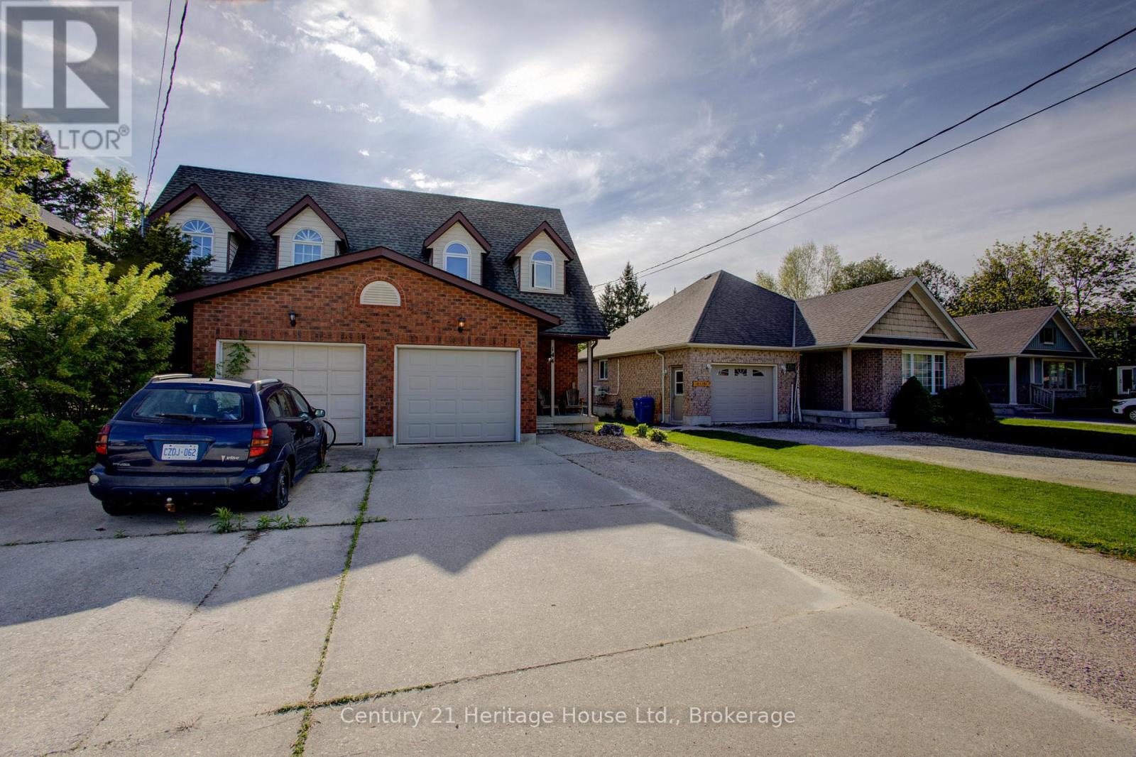 144 KINCARDINE STREET N