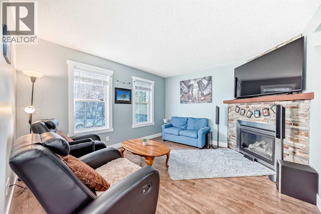 57 Martinvalley Way NE