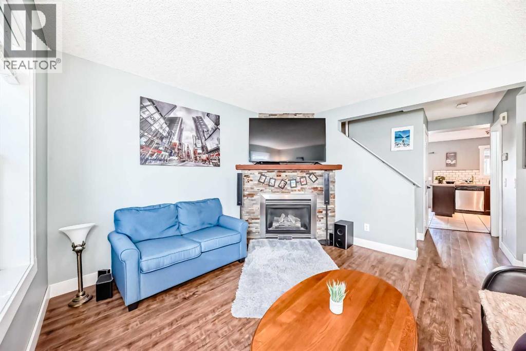 57 Martinvalley Way NE